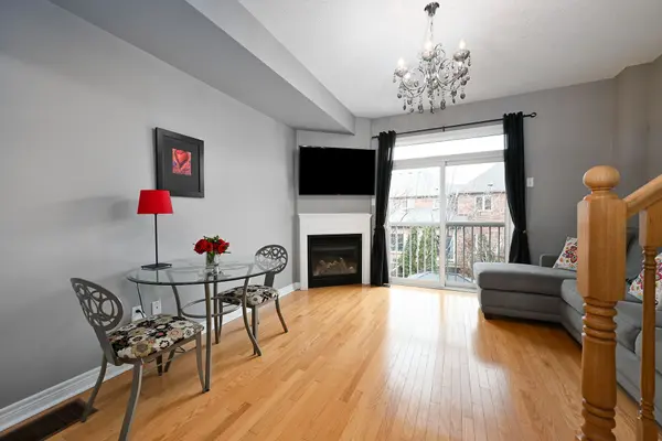 Oakville, ON L6M 0L3,2410 Woodstock TRL #13