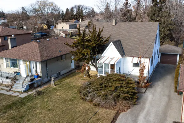 Toronto W05, ON M9M 1K5,58 Aura Lea BLVD