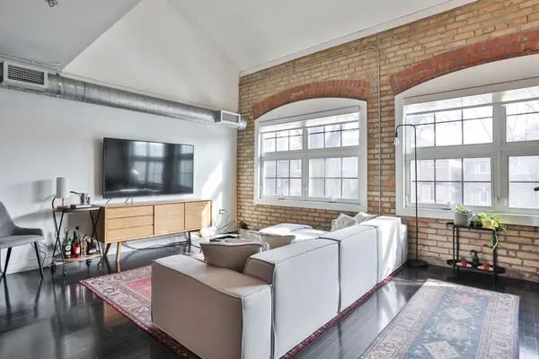 Toronto W02, ON M6H 4K1,1100 Lansdowne AVE #351