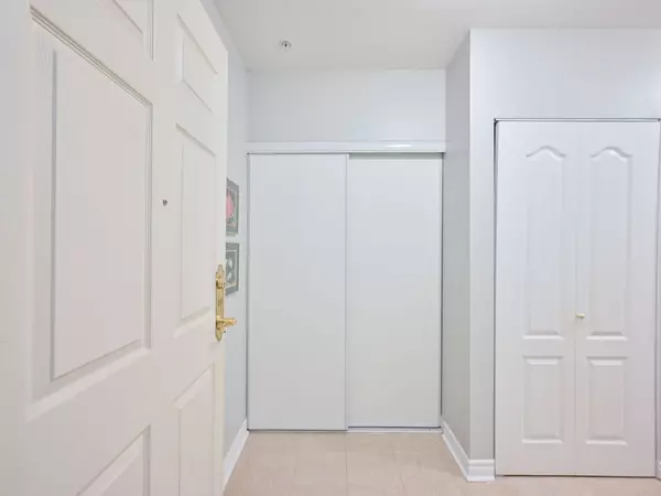 Mississauga, ON L5B 4N1,350 Princess Royal DR #311