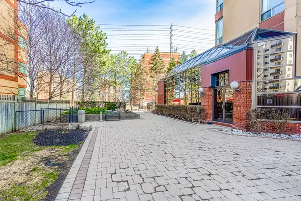 Mississauga, ON L5B 3Y8,25 Fairview RD W #903