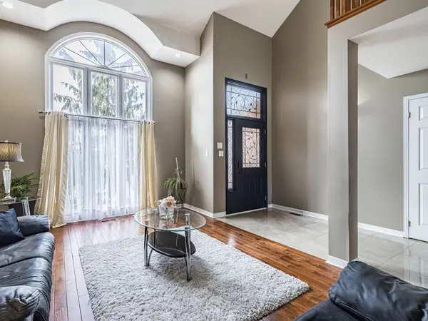 Hamilton, ON L9B 2K9,11 Katie CT