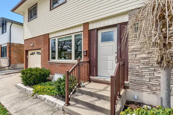 Waterloo, ON N2L 4R7,568 BROOKHAVEN CRES #B