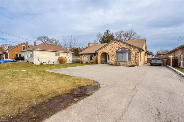 London East, ON N5Z 2W7,218 HIGHBURY AVE N