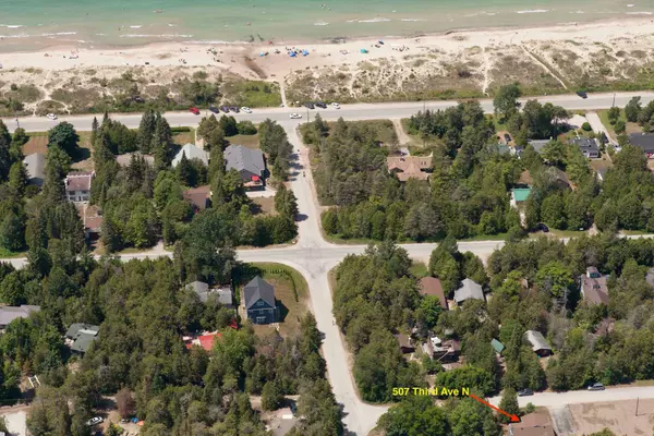 South Bruce Peninsula, ON N0H 2G0,507 3rd AVE N