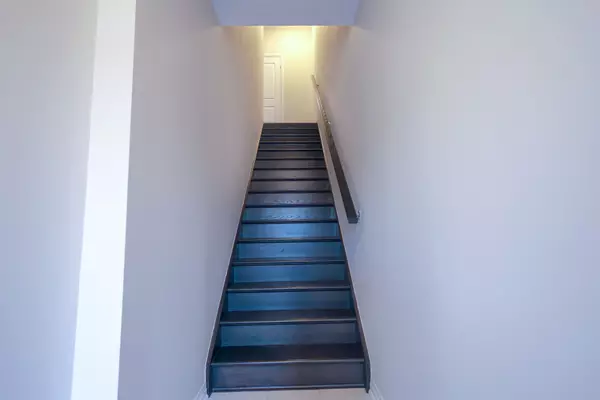 Kitchener, ON N2R 0R7,112 Seabrook DR