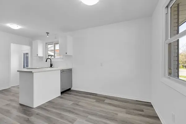 London, ON N5V 1J3,371 Admiral DR