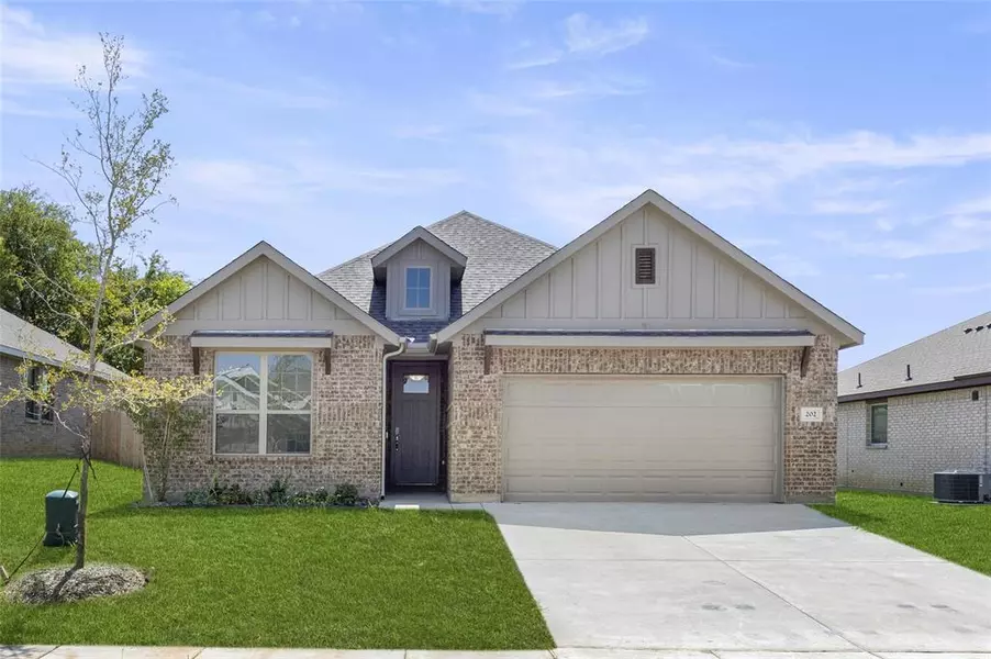 202 Lariat Lane, Valley View, TX 76272