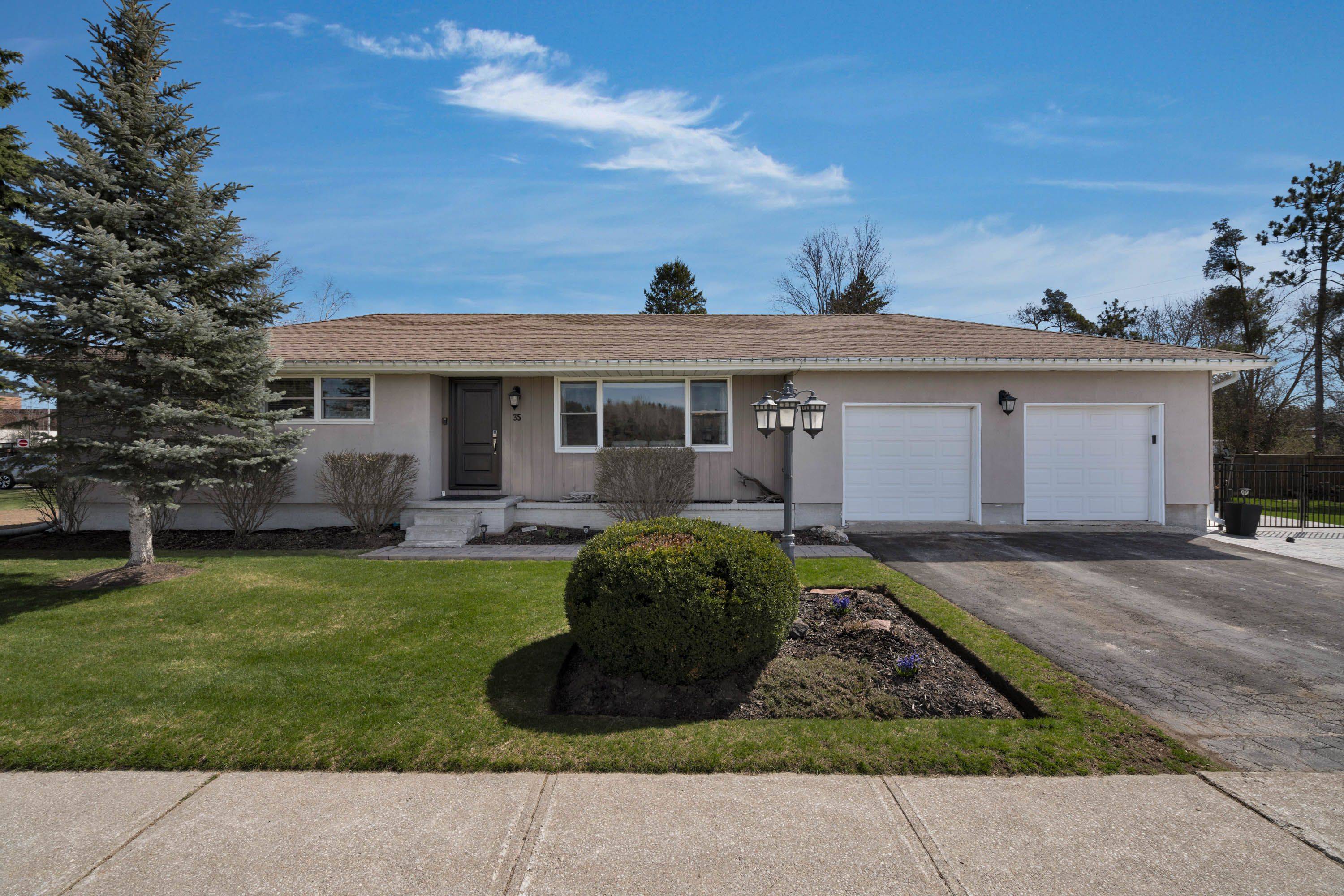 East Gwillimbury, ON L9N 1H5,35 Park AVE
