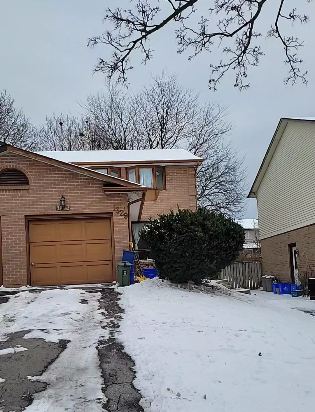 Oshawa, ON L1H 8E2,1329 Sunnybrae CRES