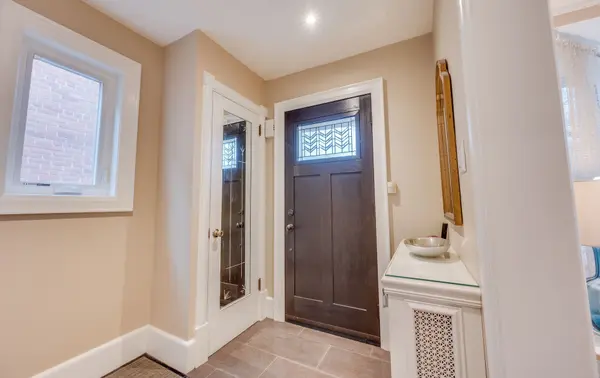 Toronto C11, ON M4G 1N8,44 Rumsey RD