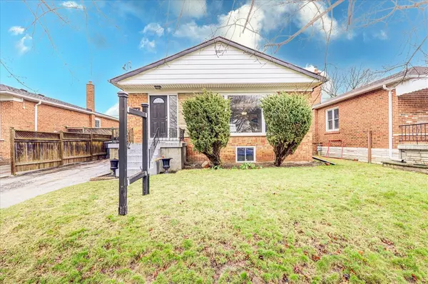 Toronto E04, ON M1P 1P8,35 Vauxhall DR