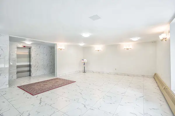 Toronto E04, ON M1P 4V2,100 Dundalk DR #217