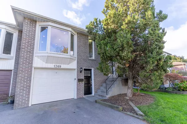 1309 Luna CT, Pickering, ON L1W 3C3