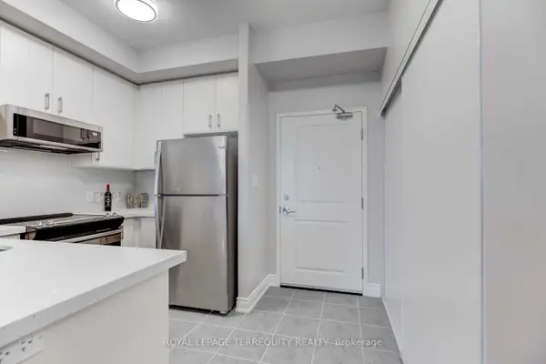 Milton, ON L9T 9A7,640 Sauve ST #215