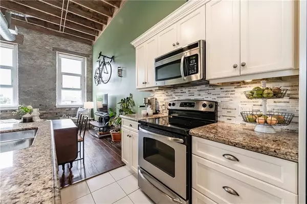 Cambridge, ON N1R 2G6,25 Concession ST #214