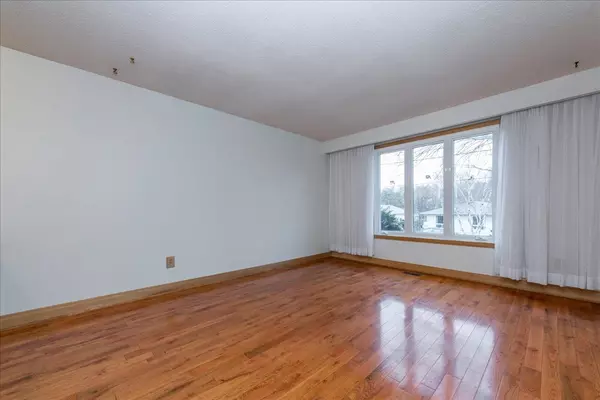 East Luther Grand Valley, ON L9W 5S4,28 Leeson ST N