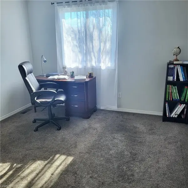 London, ON N6G 4N6,15 SOUTHCOTT CT