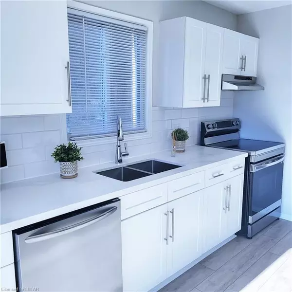 London, ON N6G 4N6,15 SOUTHCOTT CT