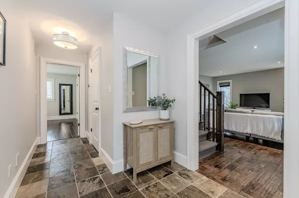 Hamilton, ON L0R 2H0,65 VICTORIA ST