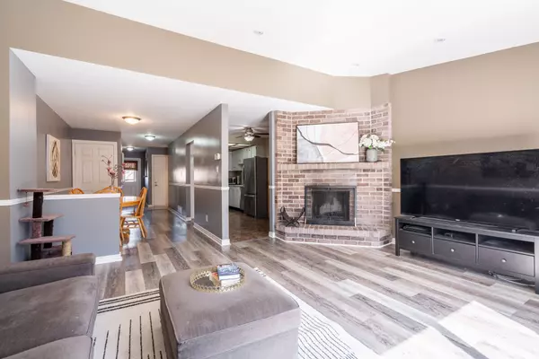 Hamilton, ON L8E 4E2,358 Macintosh DR