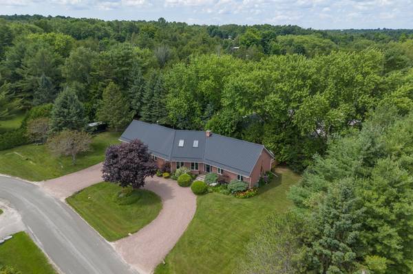 285 Crosby DR, Kawartha Lakes, ON K0M 1A0