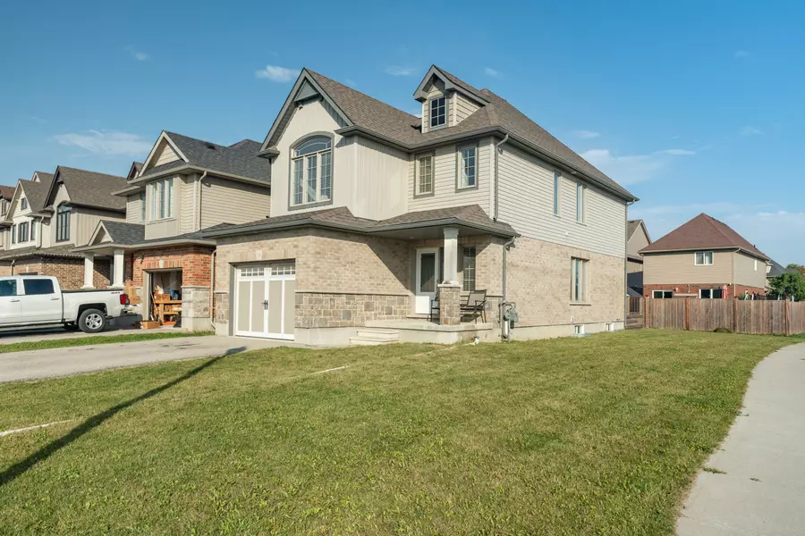 1389 Caen AVE, Woodstock, ON N4T 0J3