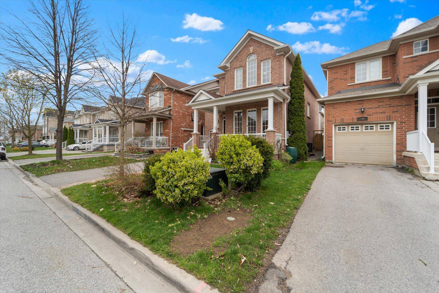 Newmarket, ON L3X 3C2,194 Gail Parks CRES