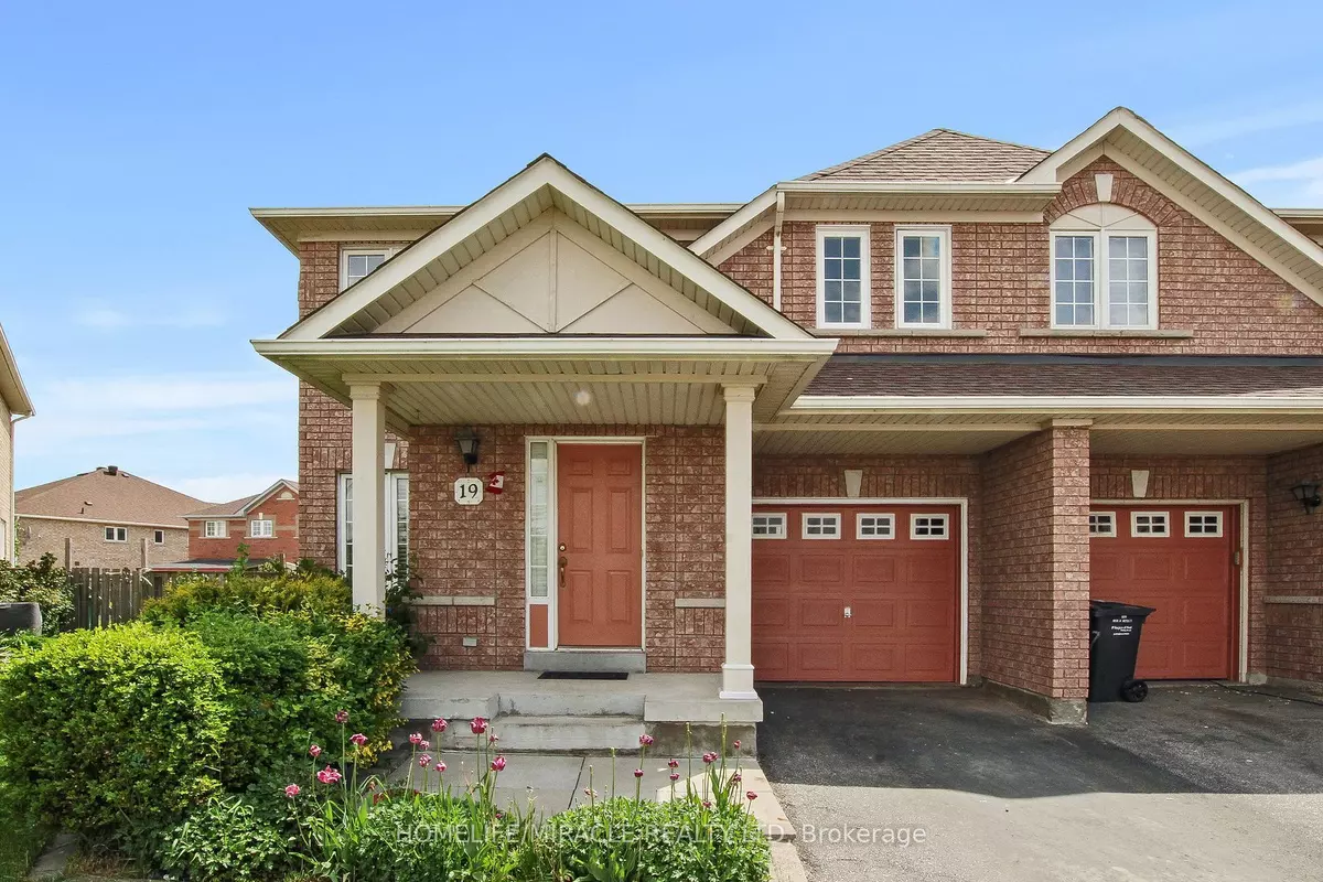 Brampton, ON L6P 1S3,19 Cosenza CT