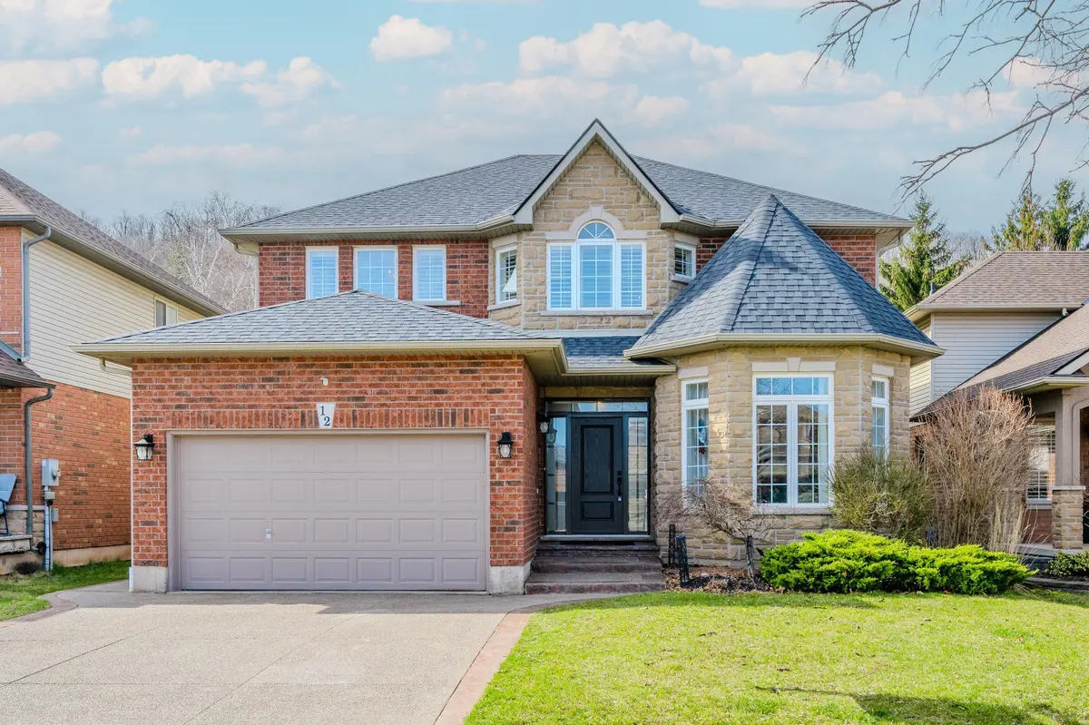 Grimsby, ON L3M 5R1,12 Hickory CRES