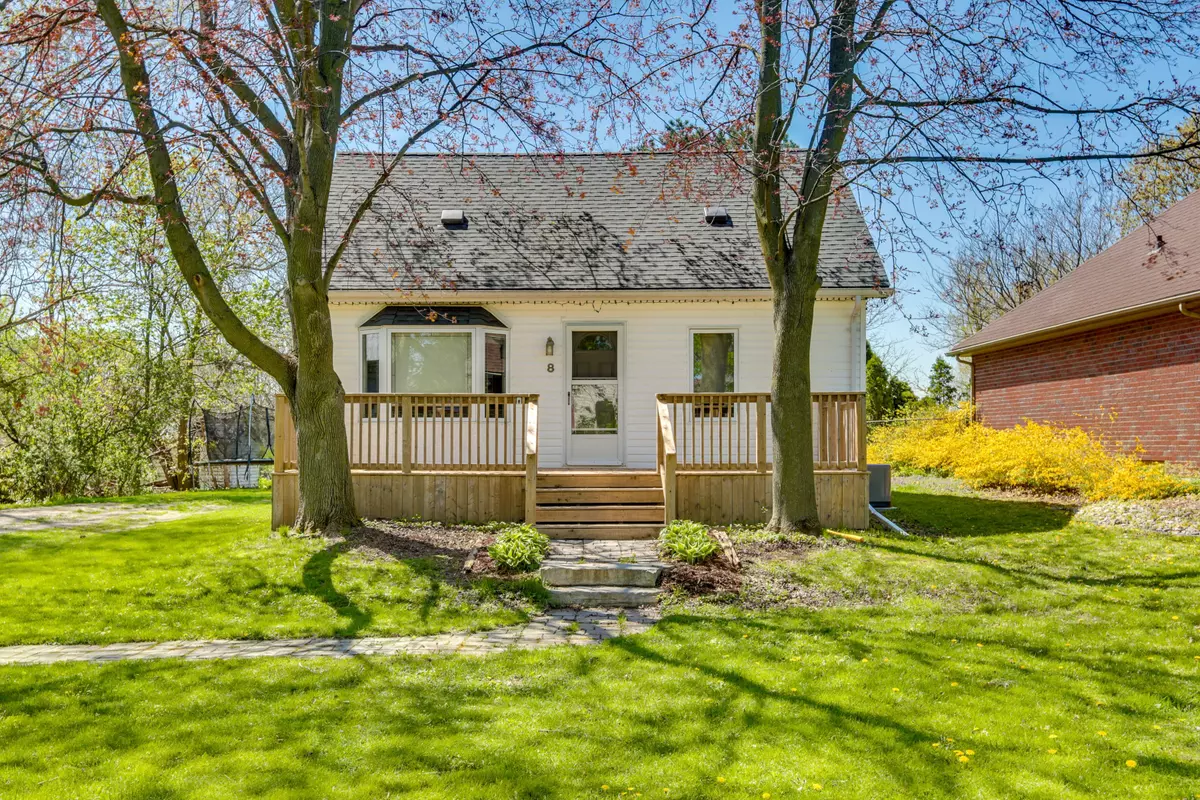 Lambton Shores, ON N0N 1J0,8 Beechwood AVE N