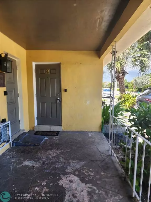 Wilton Manors, FL 33305,2032 NE 26th St  #2