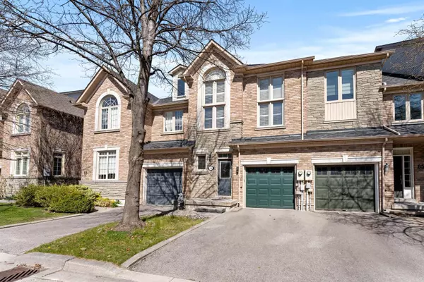 Vaughan, ON L4L 9C9,180 Blue Willow DR #64