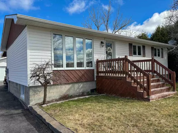 Temiskaming Shores, ON P0J 1P0,161 Colette ST