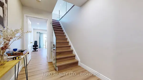 Mississauga, ON L5N 8E3,7284 Bellshire Gate #3