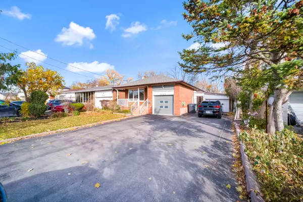 Peel, ON L5A 2X4,3263 Cawthra RD