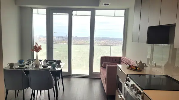 Mississauga, ON L5B 0M4,3883 Quartz RD #2307