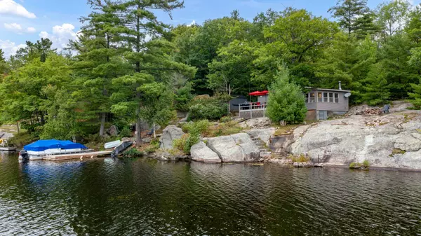 Georgian Bay, ON L0K 1S0,600 Hungry Bay RD