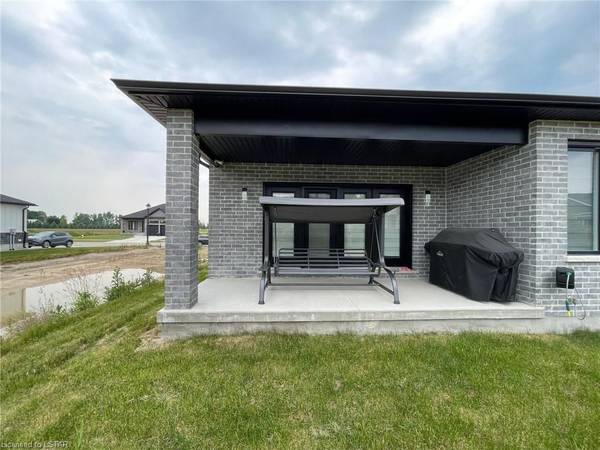 Lambton Shores, ON N0M 1T0,38 BROOKLAWN DR