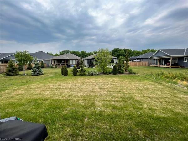 Lambton Shores, ON N0M 1T0,38 BROOKLAWN DR