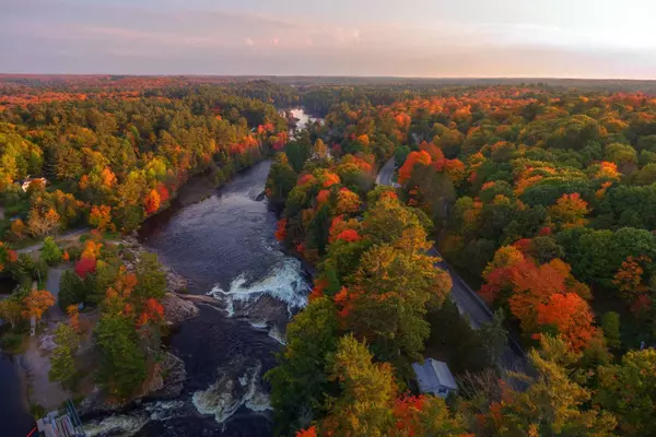 Huntsville, ON P0B 1L0,552 Balsam Chutes RD