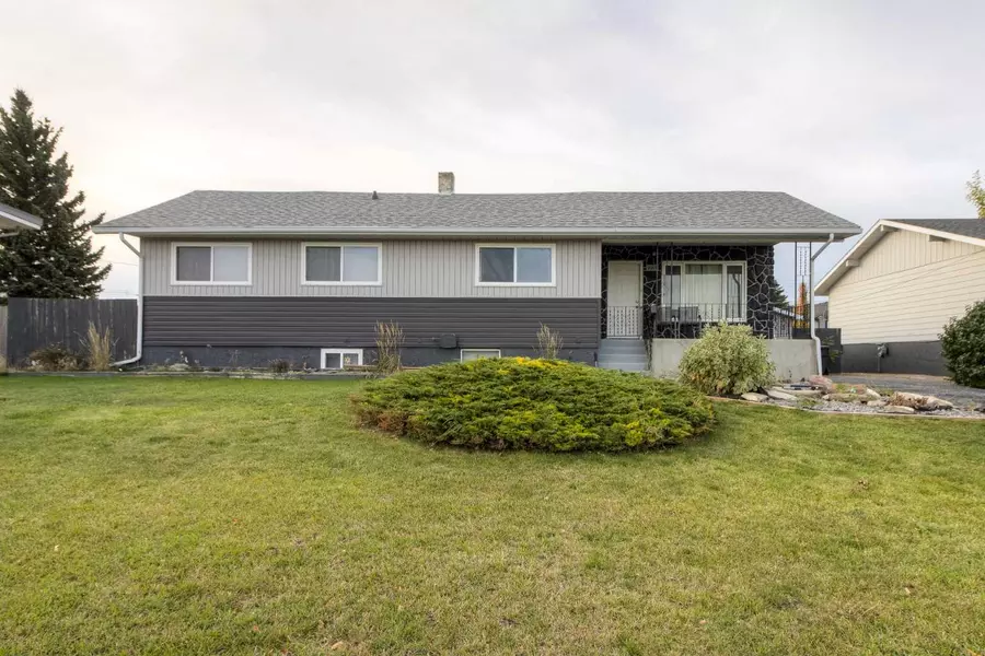 2219 20 AVE, Coaldale, AB T1M 1J5