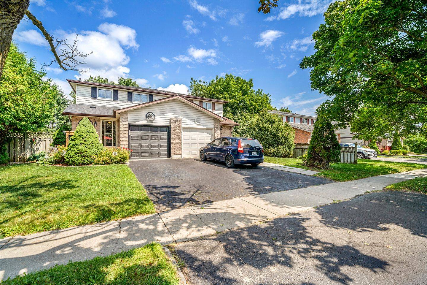 Barrie, ON L4M 5P2,16 Bluejay DR
