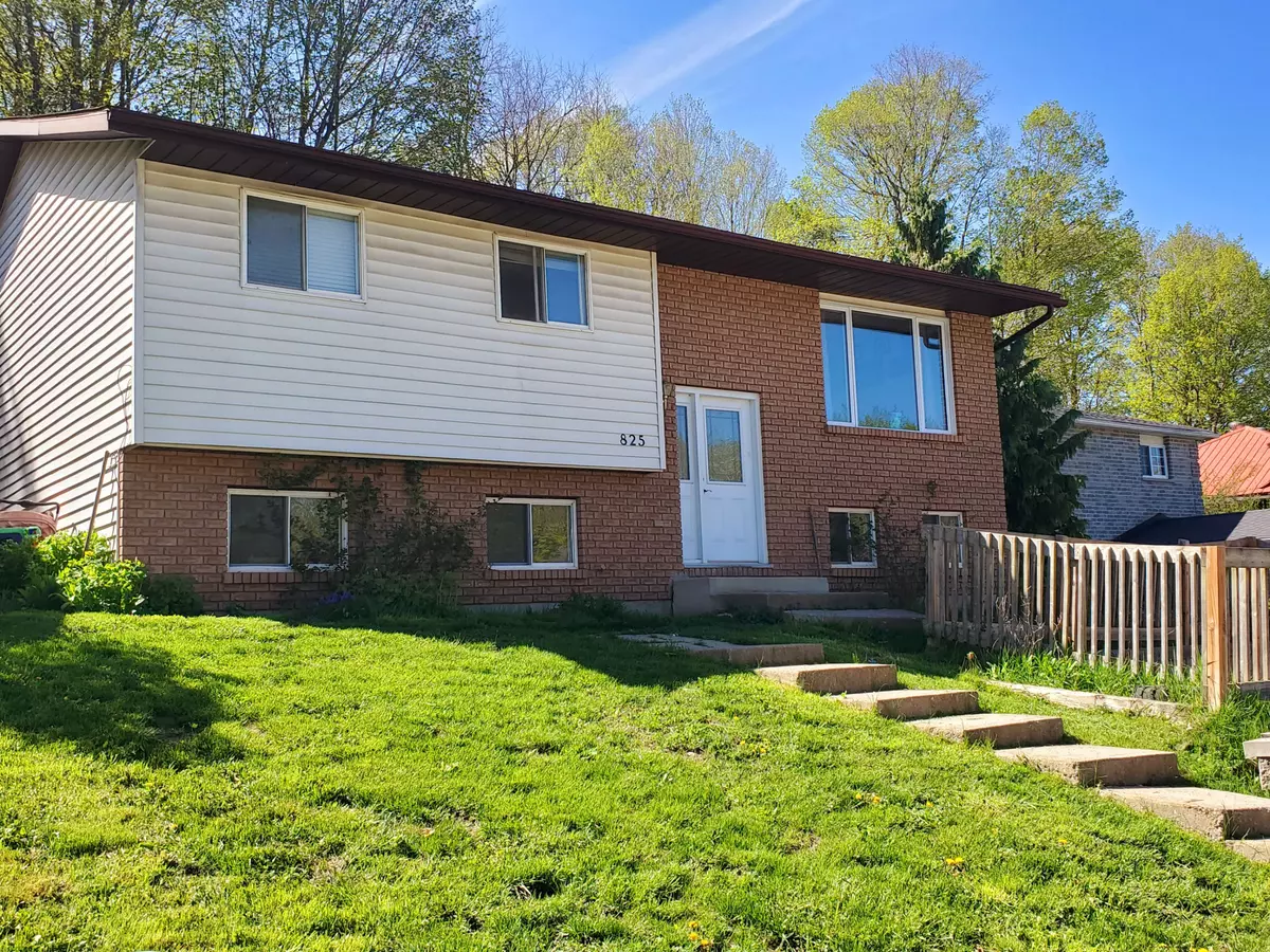 Midland, ON L4R 4Y3,825 Birchwood DR