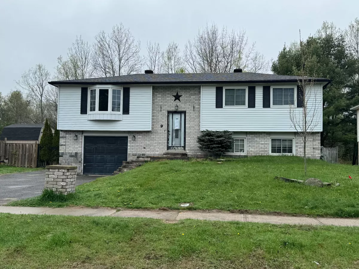 Bracebridge, ON P1L 1C3,9 Maypark DR