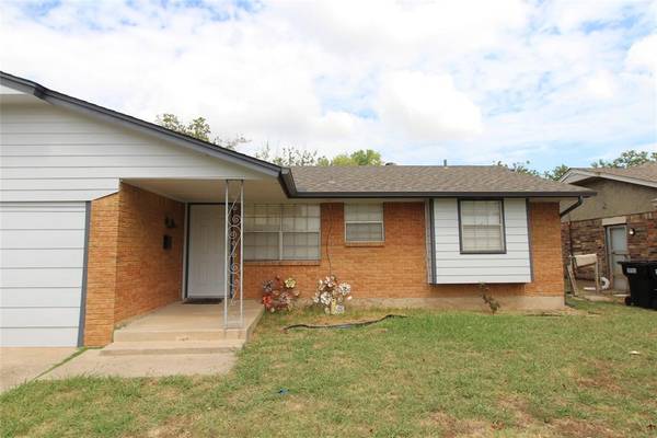 1017 SW 3rd Street, Moore, OK 73160