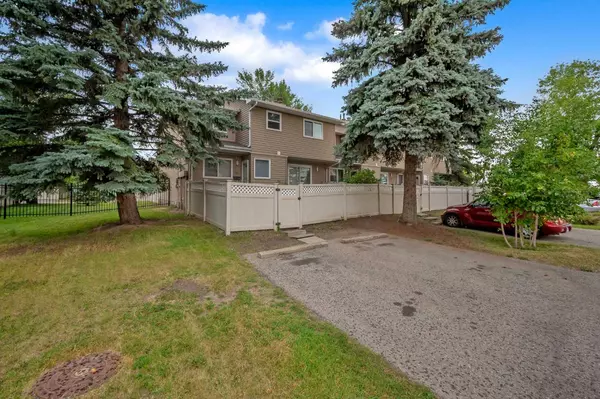 Calgary, AB T2A 5Z7,5520 1 AVE Southeast #15