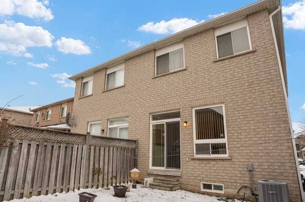 41 Red Hawk RD #BSMT, Toronto E11, ON M1B 6B3