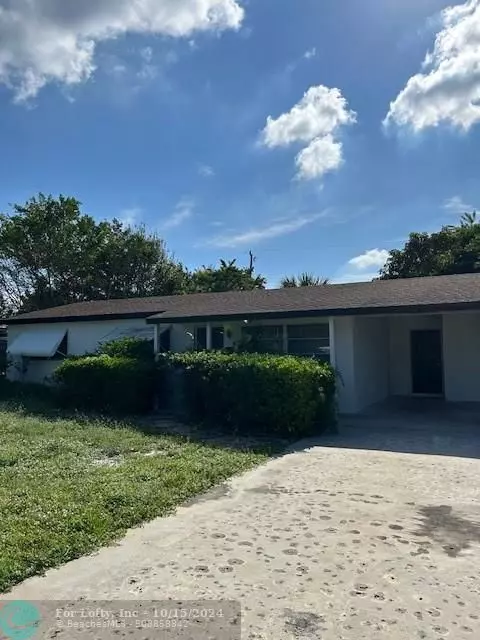 332 Australian Cir, West Palm Beach, FL 33403