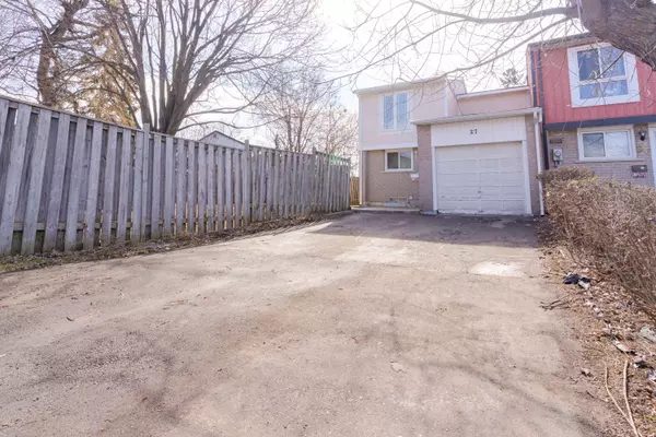 Peel, ON L6S 2L3,27 Josephine CT